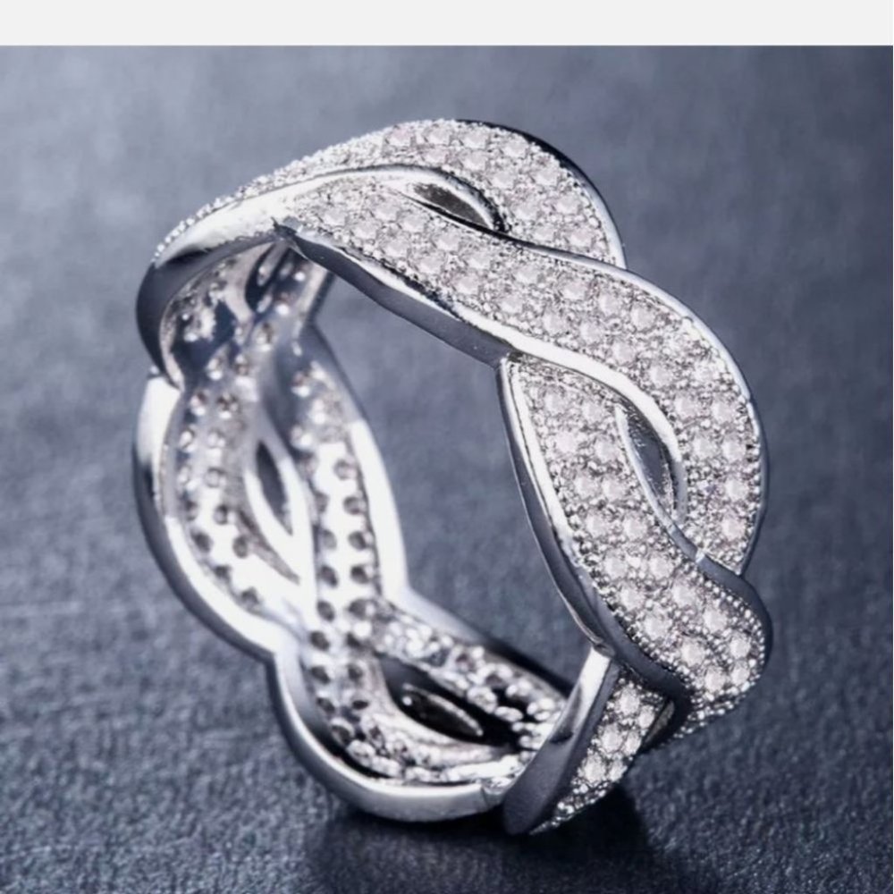 New Infinity 925 Silver Ring Cubic Zirconia Stone - Picture 1 of 4